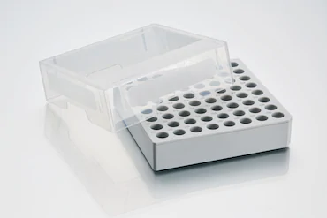 艾本德儲存盒 8 × 8, 可放置 64  個試管， 1  –  2  mL，3  件，高 53  mm，2  英寸，聚丙烯材料，可耐受最低 -86  °C，可高溫高壓滅菌，帶蓋子并具有數字字母標識
